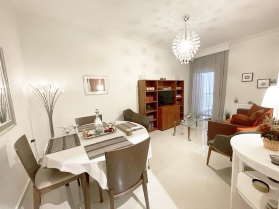 Crimson Suite: 1-Bedroom Apartment In Selanik Dış mekan fotoğraf